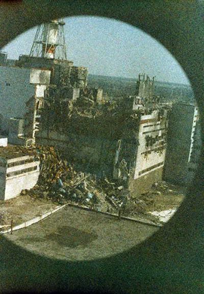 1986 gada 26 aprīļa rītāAvots... Autors: Zibenzellis69 Pirmās Černobiļas fotogrāfijas pēc kodolkatastrofas, 1986. Gada 26. Aprīlis