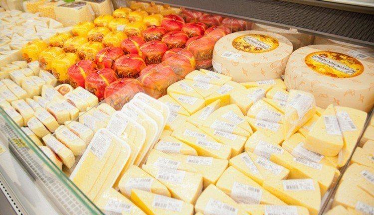 Tie kas ražo siera... Autors: Zibenzellis69 Nekad nepērciet sieru, ja ieraugāt uz iepakojuma šo te!