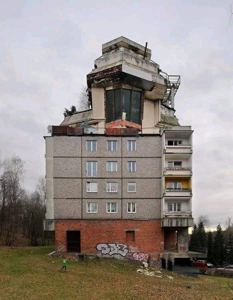Māja Polijā Autors: Zibenzellis69 Daži urbanizācijas piemēri, kas rada vēlmi pamest pilsētu un apmesties laukos