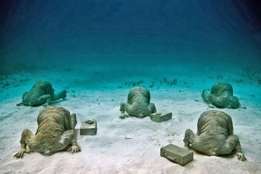 Kankunas zemūdens... Autors: Zibenzellis69 15 zemūdens objektu fotogrāfijas, kas pārsteigs pat pieredzējušāko ūdenslīdēju