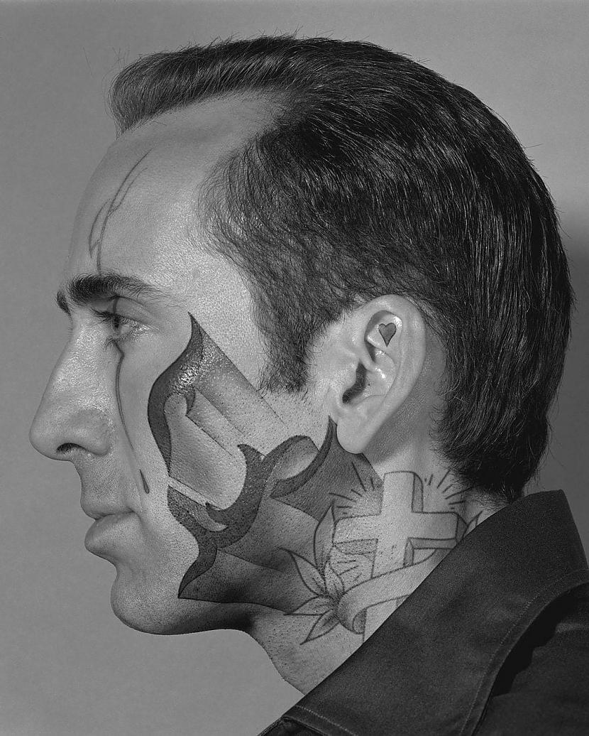 Nikolass Keidžs Autors: Zibenzellis69 Māksliniece ar Photoshop palīdzību "tetovēja" slavenas personības, lūk rezultāts