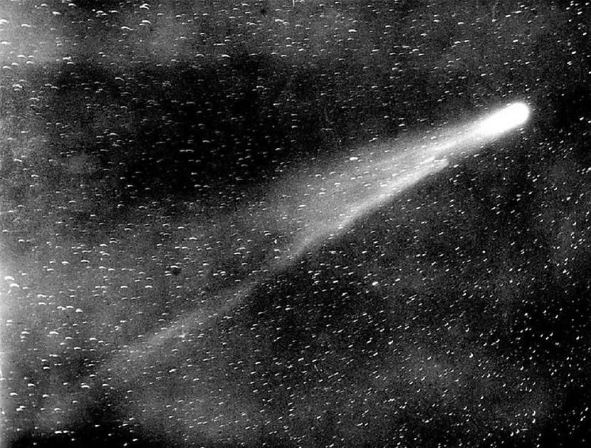 4 Halleyrsquos Comet  1910... Autors: theFOUR 5 reizes, kad tika pareģots pasaules gals.