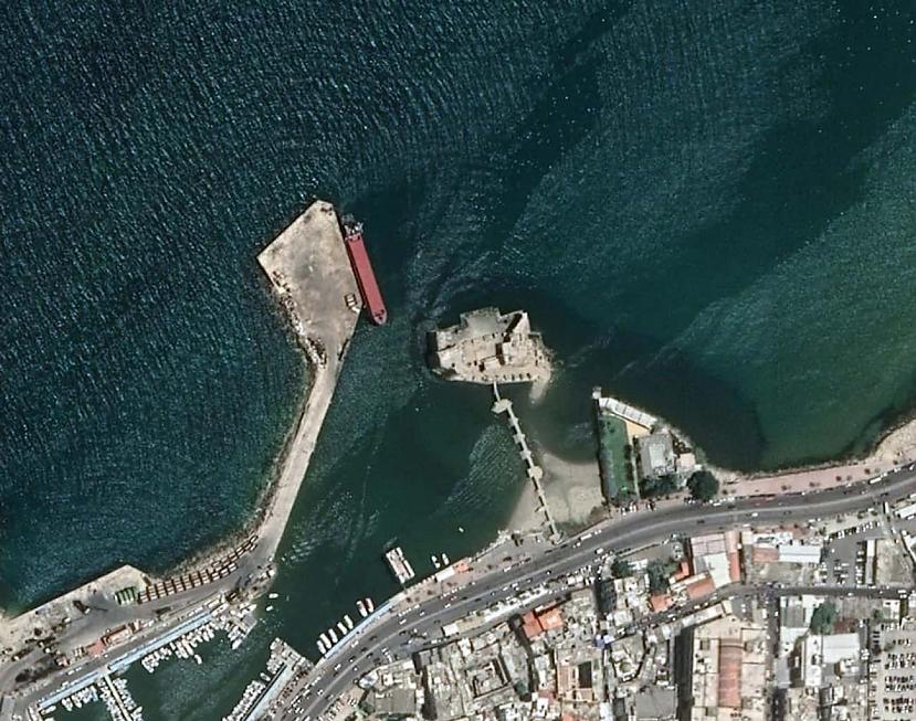 Sidonas jūras pils LibānaLai... Autors: Lestets FOTO ⟩ Kā no putna lidojuma izskatās 18 pasaulē slavenas pilis?