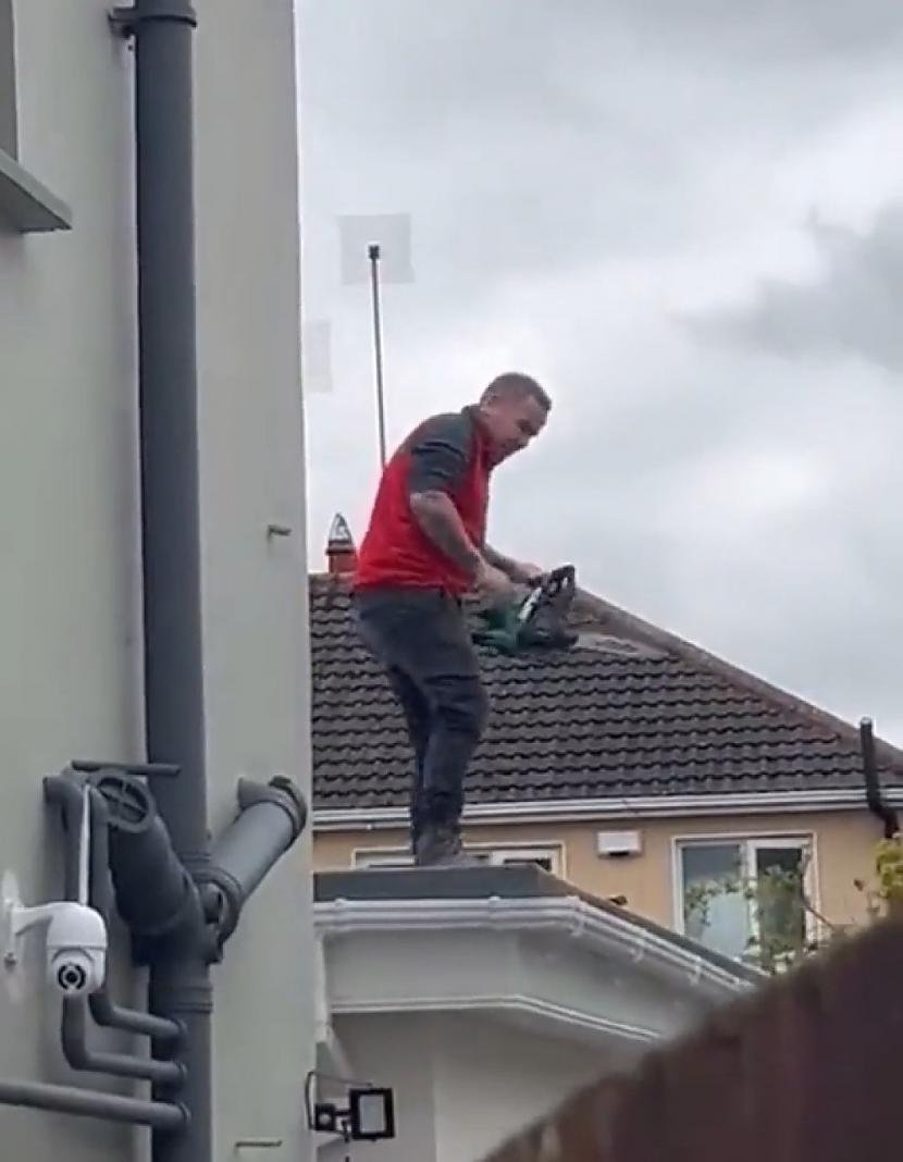Video tika ievietots Reddit... Autors: Zibenzellis69 Būvnieks atriebās mājas īpašniekam par to, ka viņš viņam nav samaksājis