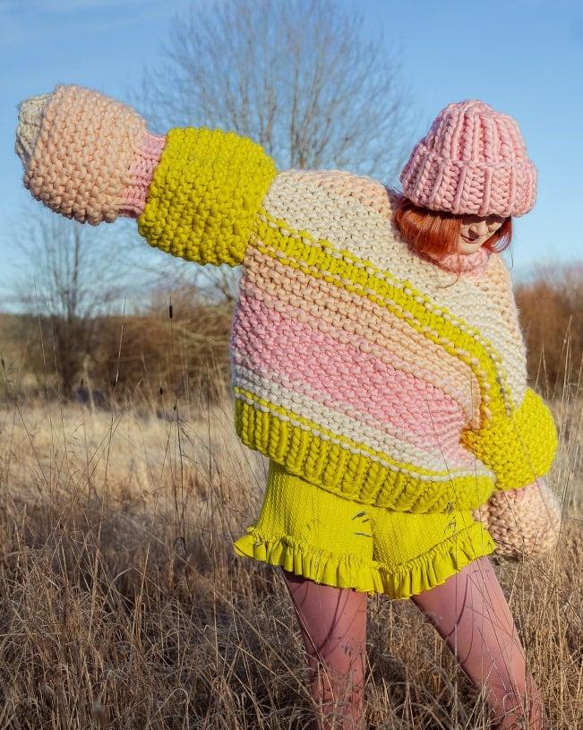 Mūsdienu mode ir sasniegusi... Autors: Zibenzellis69 Laiks tāds vēss, varbūt ko siltu vēlies uzvilk? 17 smieklīgi džemperi tieši tev