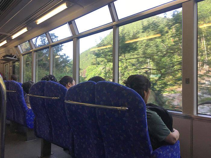 Vilciena sēdekļi Japānā ir... Autors: Zibenzellis69 20 tūristi internetā dalījās savos interesantajos atklājumos no visas pasaules