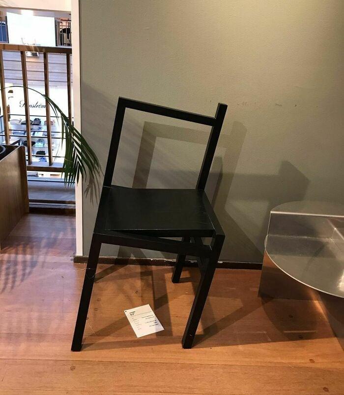 Krēsls nemīlētiem viesiem Autors: Zibenzellis69 15 dizaineru darbi: tik dīvainas mēbeles, ka tās nebūs iespējams ātri aizmirst