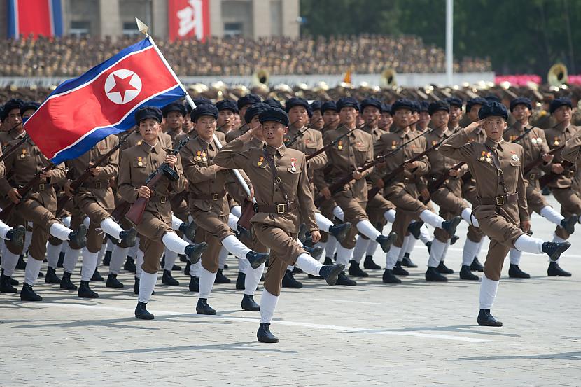 Ziemeļkorejas armija Autors: Lauris Lapins 15 šokējoši fakti par Ziemeļkoreju