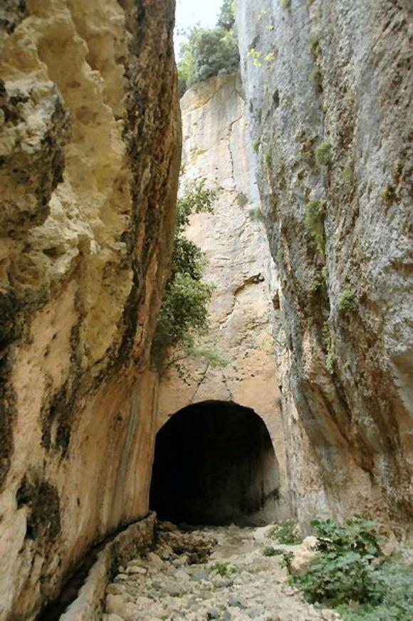  Autors: Lestets Vespasiāna Titus tunelis - arhitektūras brīnums no pirmā gadsimta