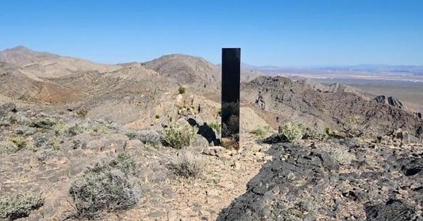 quotMēs redzam daudz dīvainu... Autors: Lestets Nevadas tuksnesī ir uzradies «mistisks» monolīts, jau atkal...