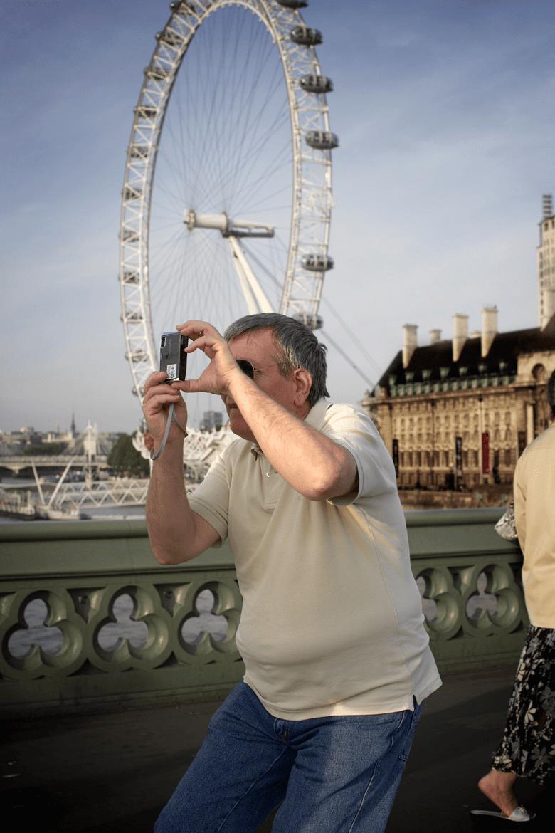 Bilde gatava Autors: Zibenzellis69 Smieklīgi kadri: brits fotogrāfē citus fotogrāfus tieši bildes uzņemšanas laikā