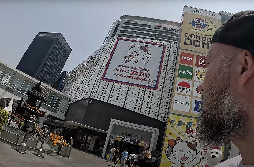 Beidzot saņēmos izvilkt kameru... Autors: Edijs Mor ME SOLO: Futuristiskā Bangkoka