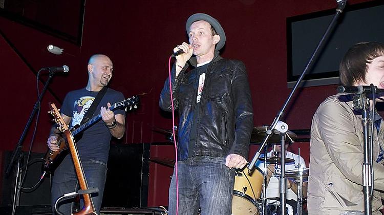 Tests: Kāds vārds ir izlaists «Prāta Vētras» dziesmas nosaukumā?